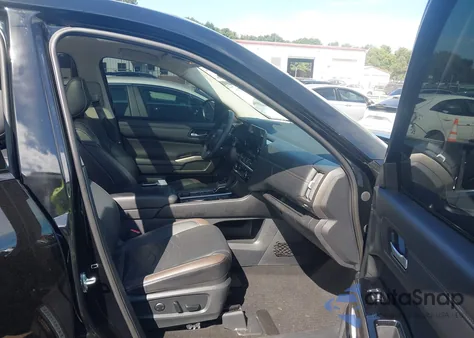 2024 Nissan Pathfinder Platinum 4Wd z USA, uszkodzony, nr VIN 5N1DR3DJ6RC307028